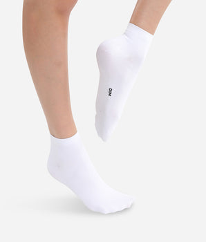 Pack of 2 pairs of women’s second skin ankle socks in white