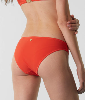 Bikini bottoms in recycled nylon yarn