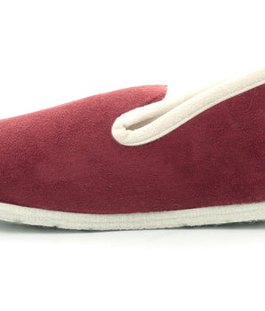 Ultra-soft red slippers