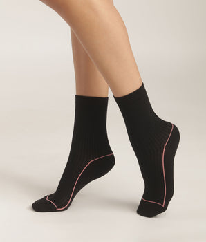 Chaussettes femme en coton côtelé Noir avec liseré coloré Dim Mode