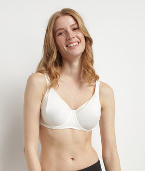 Generous Invisible Dim underwire push-up bra with mother-of-pearl